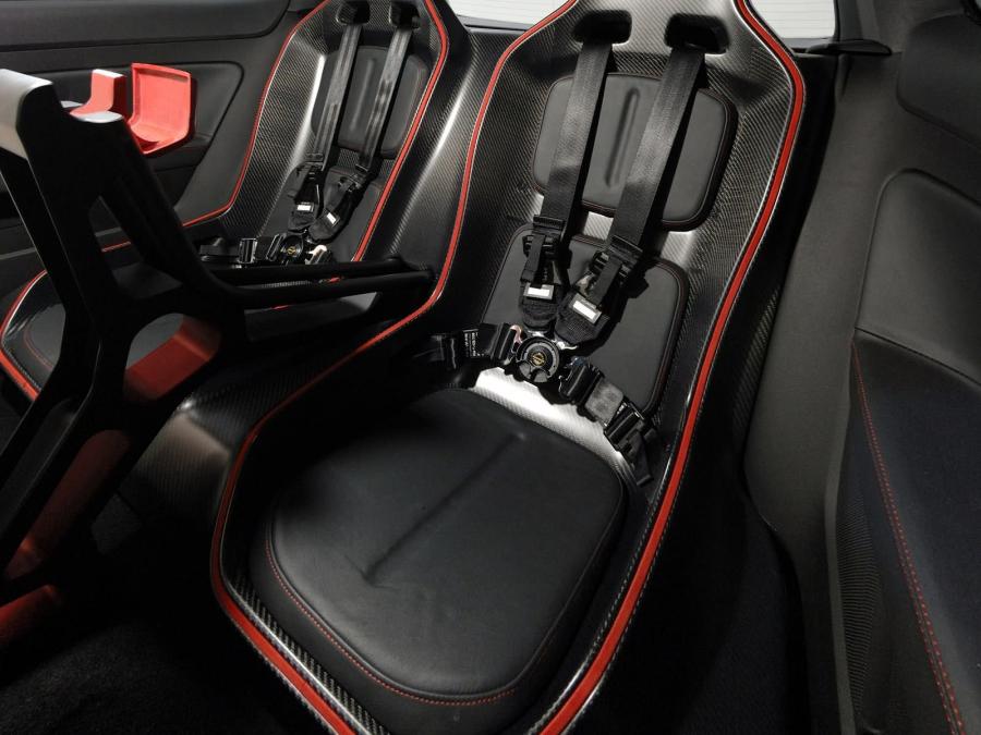  Volkswagen Golf R GTi Concept 2006 года  (фото 2 из 25)